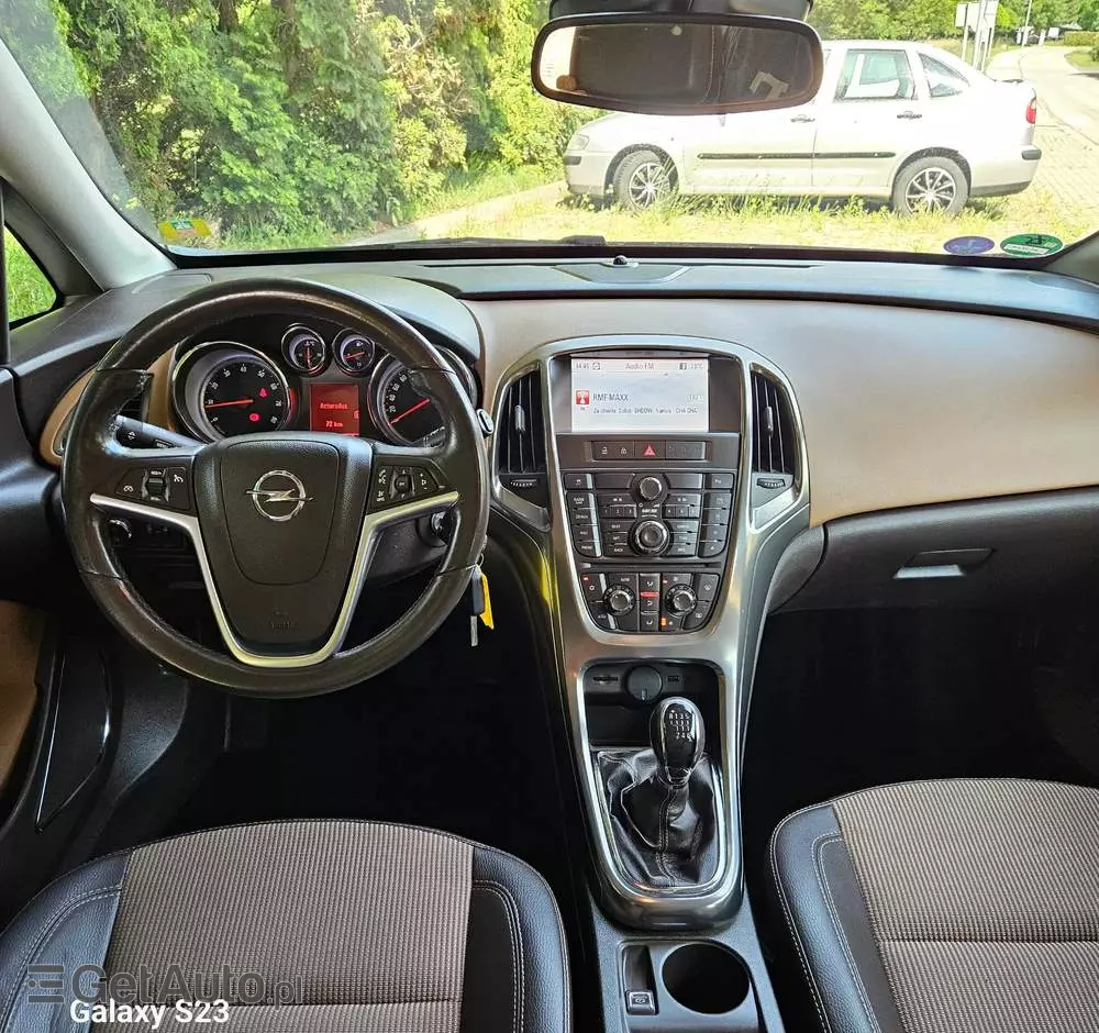 OPEL Astra IV 1.4 T Cosmo