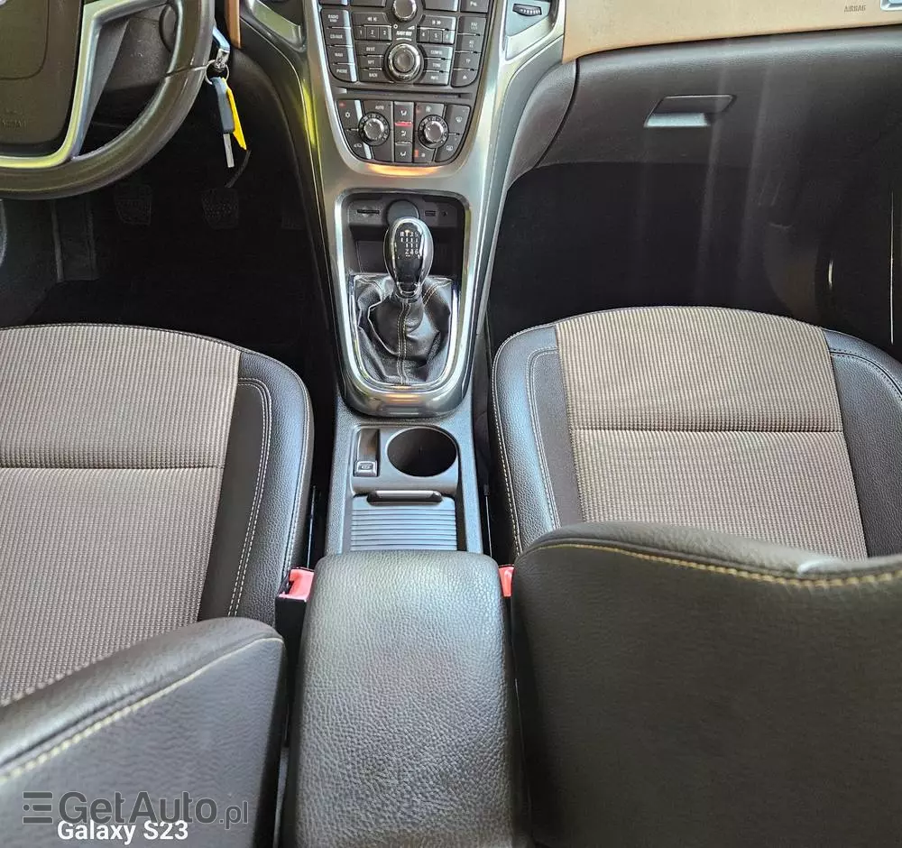 OPEL Astra IV 1.4 T Cosmo