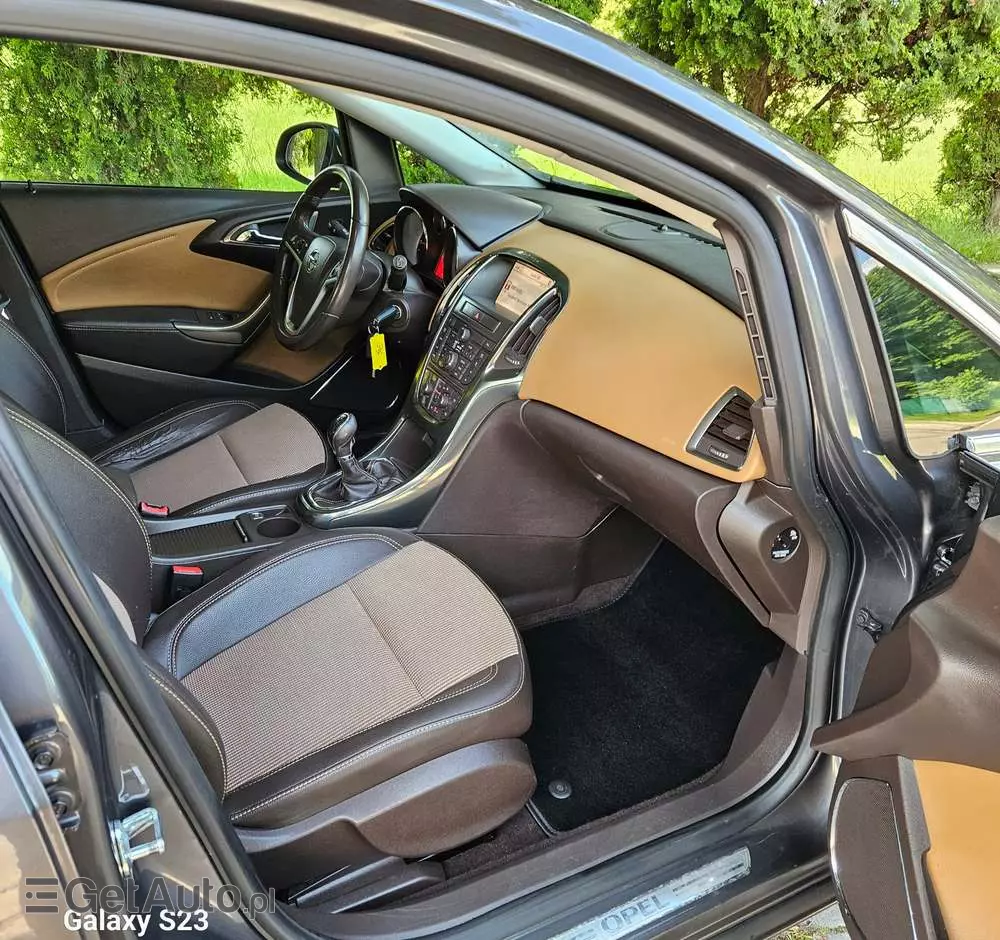 OPEL Astra IV 1.4 T Cosmo