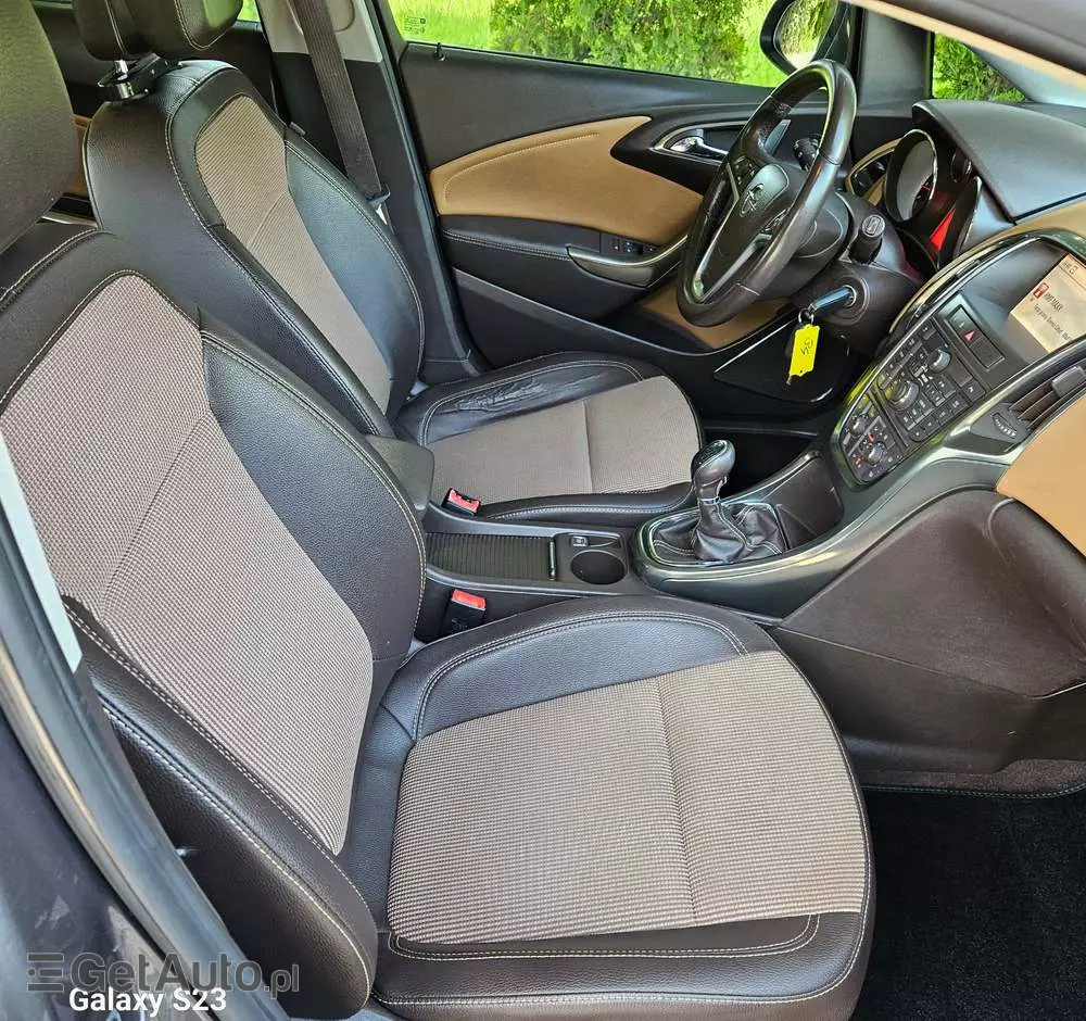 OPEL Astra IV 1.4 T Cosmo