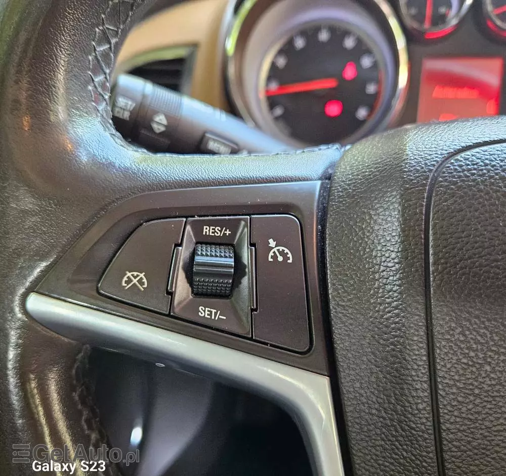 OPEL Astra IV 1.4 T Cosmo