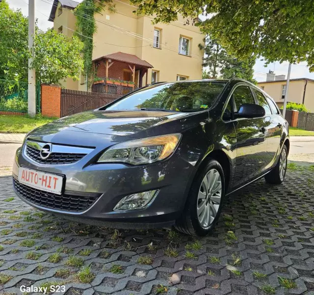 OPEL Astra IV 1.4 T Cosmo