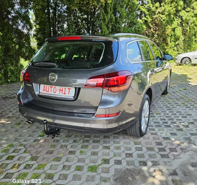 OPEL Astra IV 1.4 T Cosmo