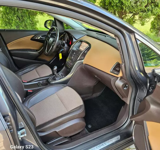 OPEL Astra IV 1.4 T Cosmo