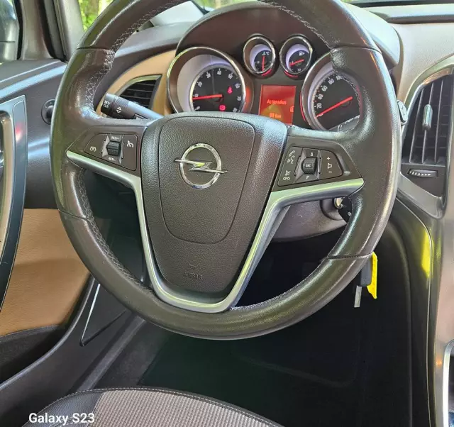 OPEL Astra IV 1.4 T Cosmo