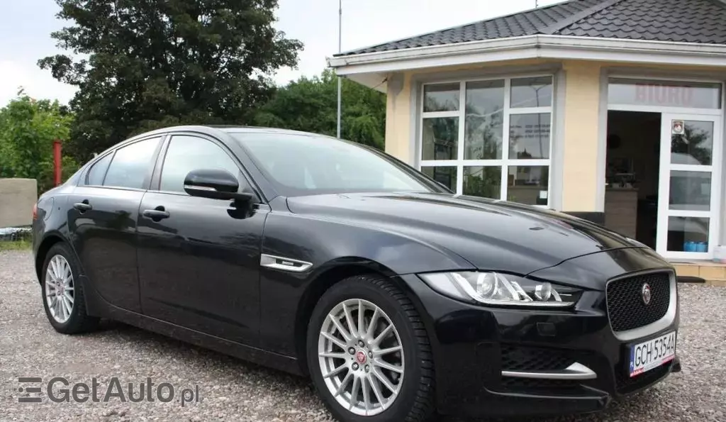 JAGUAR XE 