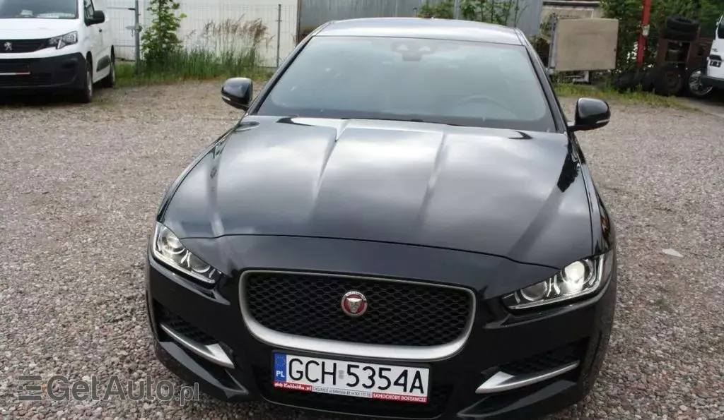 JAGUAR XE 