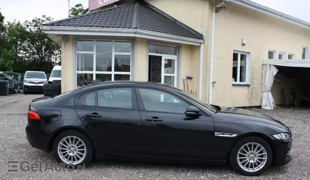 JAGUAR XE 