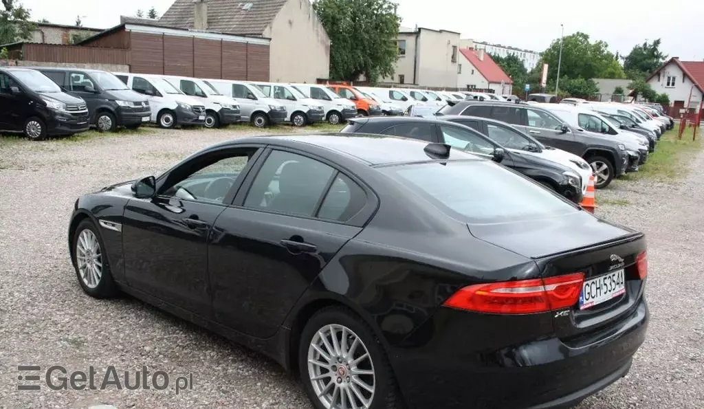 JAGUAR XE 