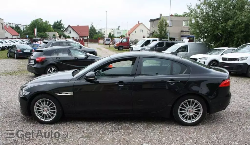 JAGUAR XE 