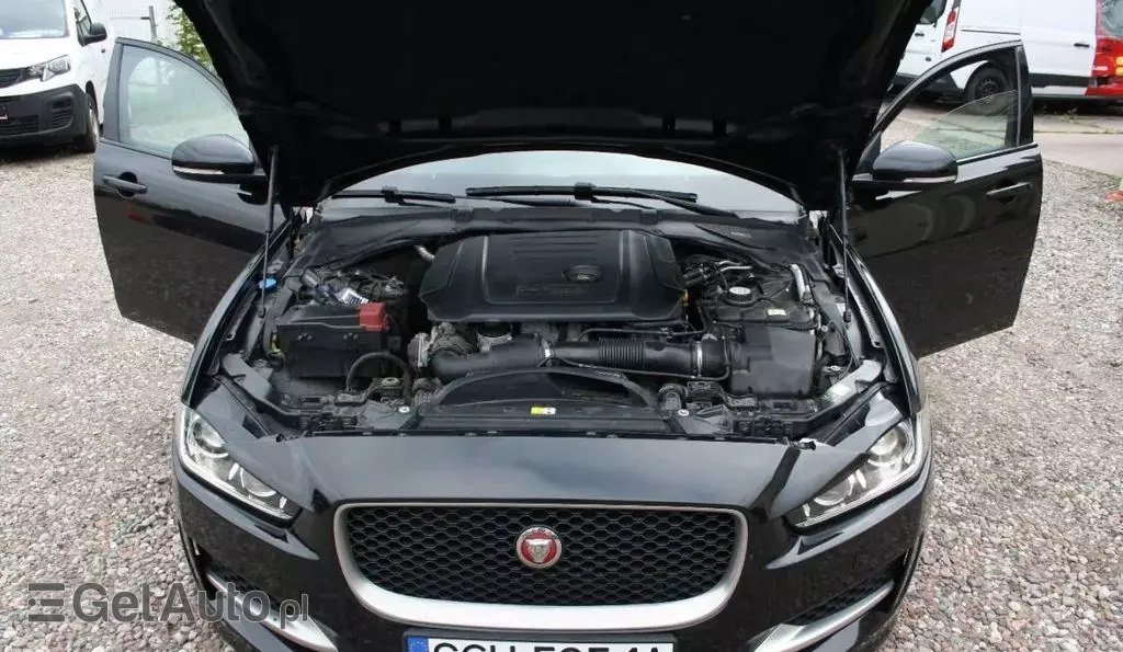 JAGUAR XE 