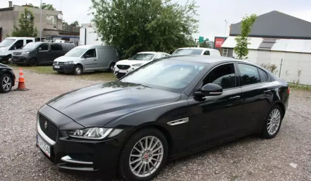 JAGUAR XE 