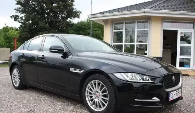 JAGUAR XE 