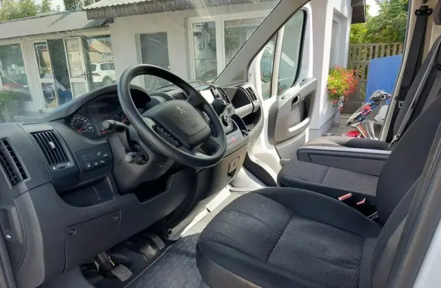 PEUGEOT Boxer 