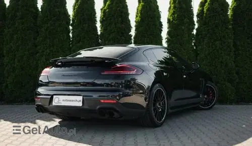 PORSCHE Panamera 