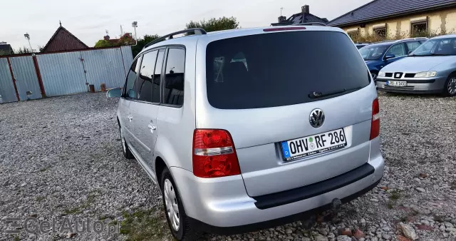 VOLKSWAGEN Touran 
