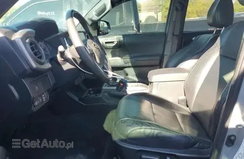 TOYOTA Tacoma 