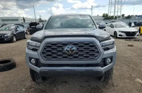 TOYOTA Tacoma 