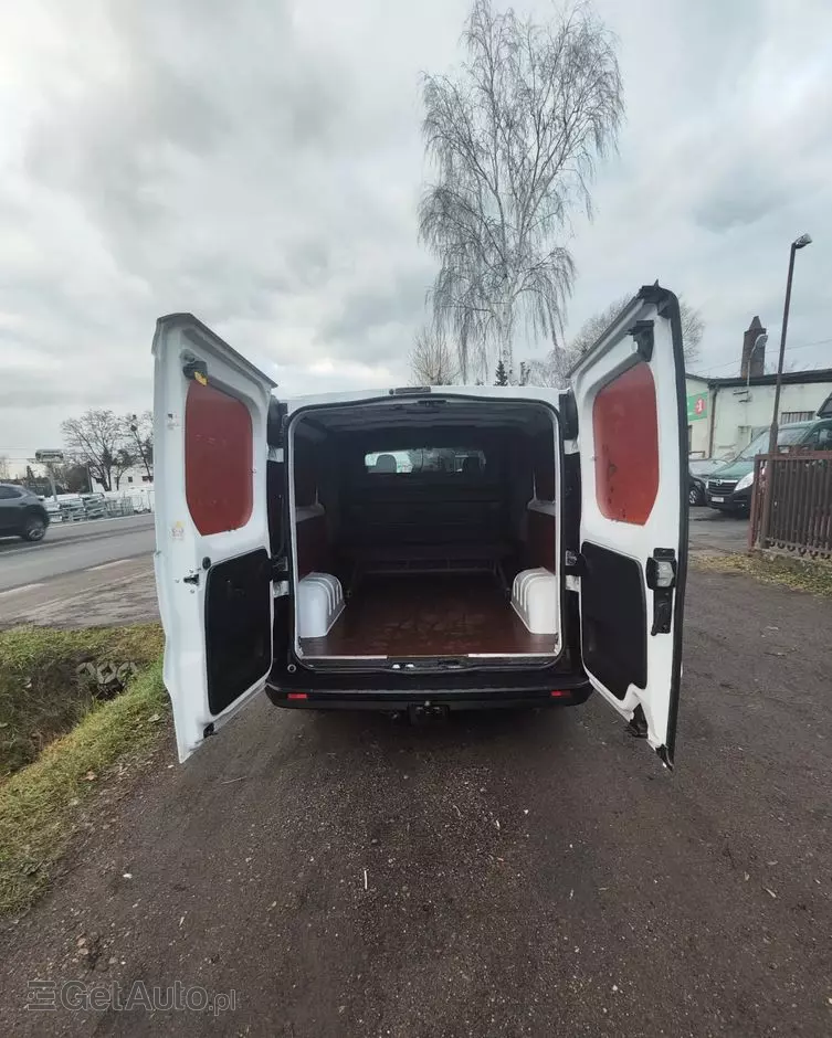 OPEL Vivaro 