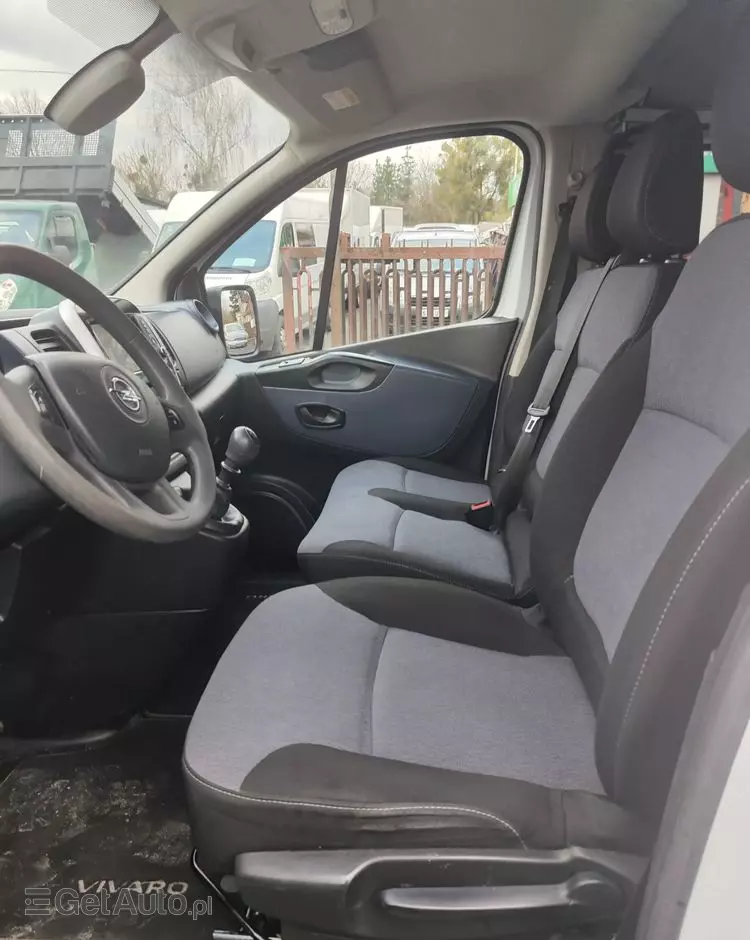OPEL Vivaro 