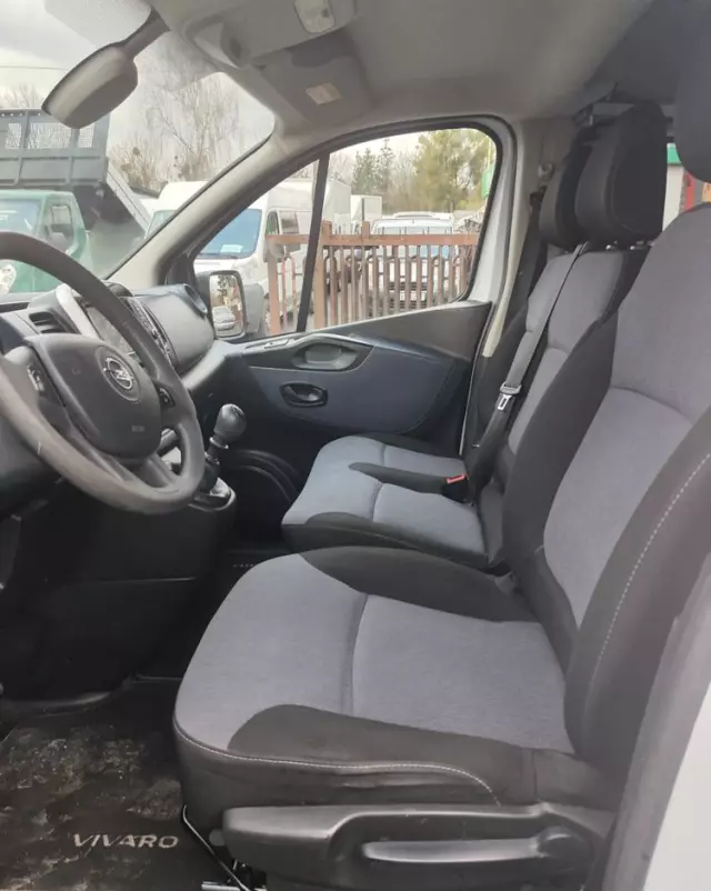 OPEL Vivaro 
