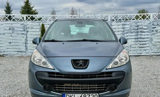 PEUGEOT 207 