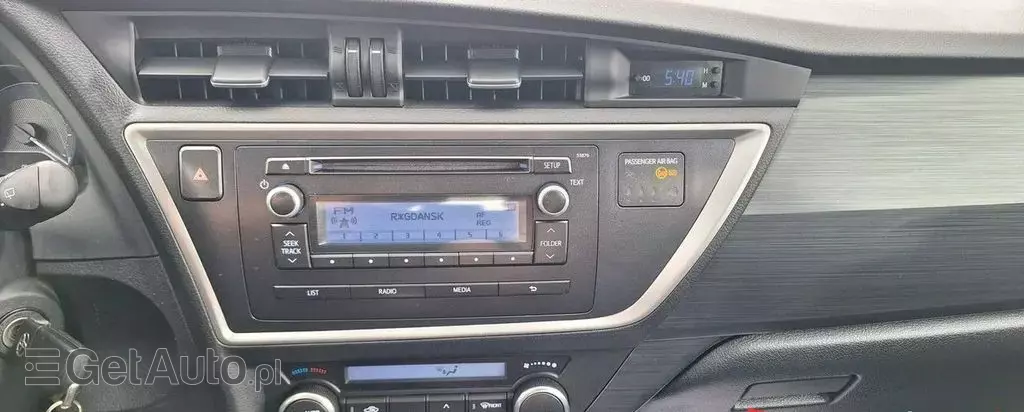 TOYOTA Auris 