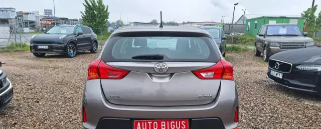 TOYOTA Auris 