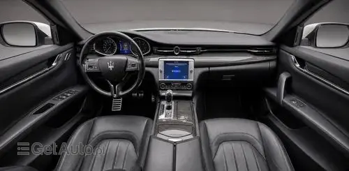 MASERATI Quattroporte 