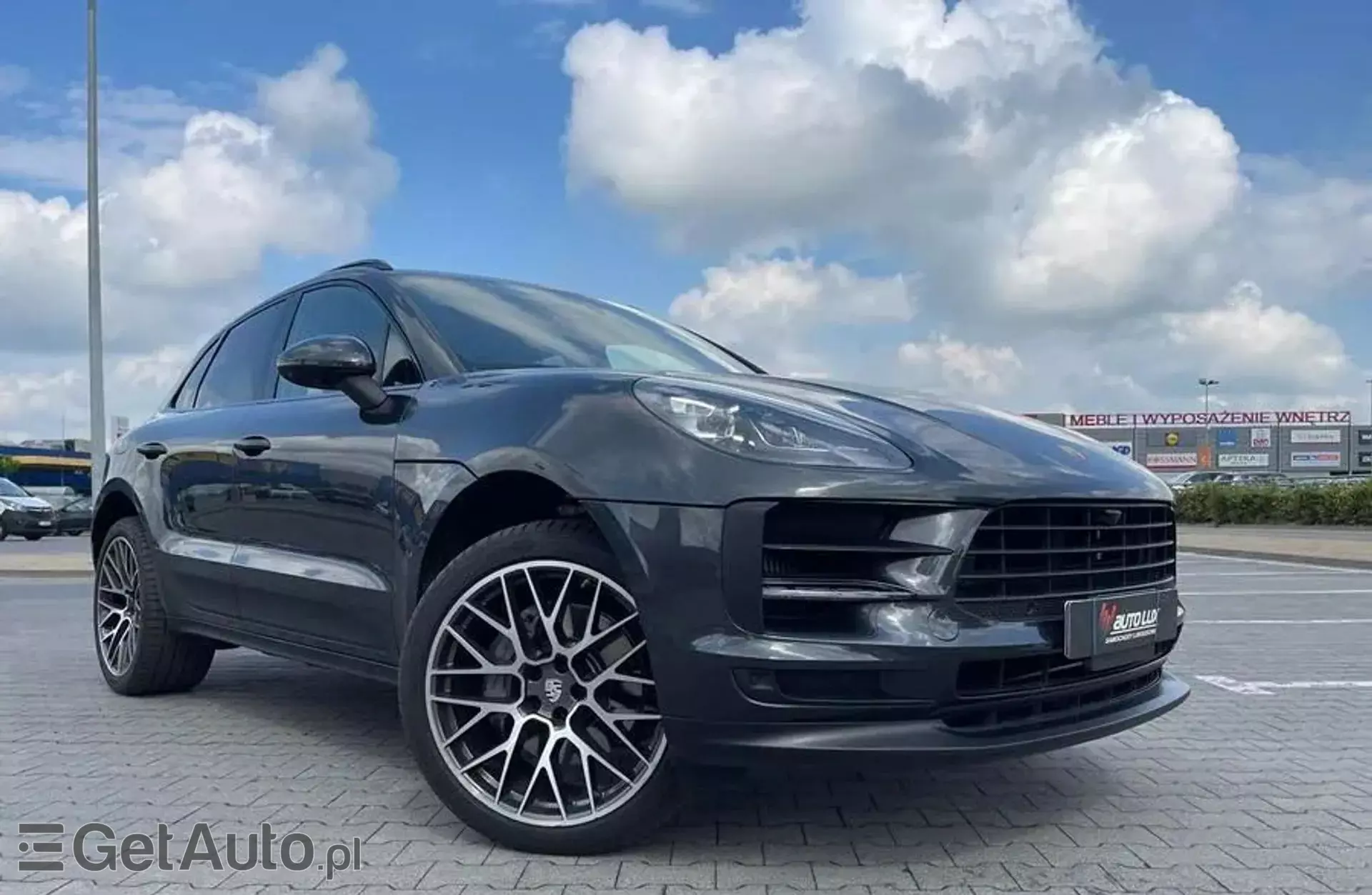PORSCHE Macan 