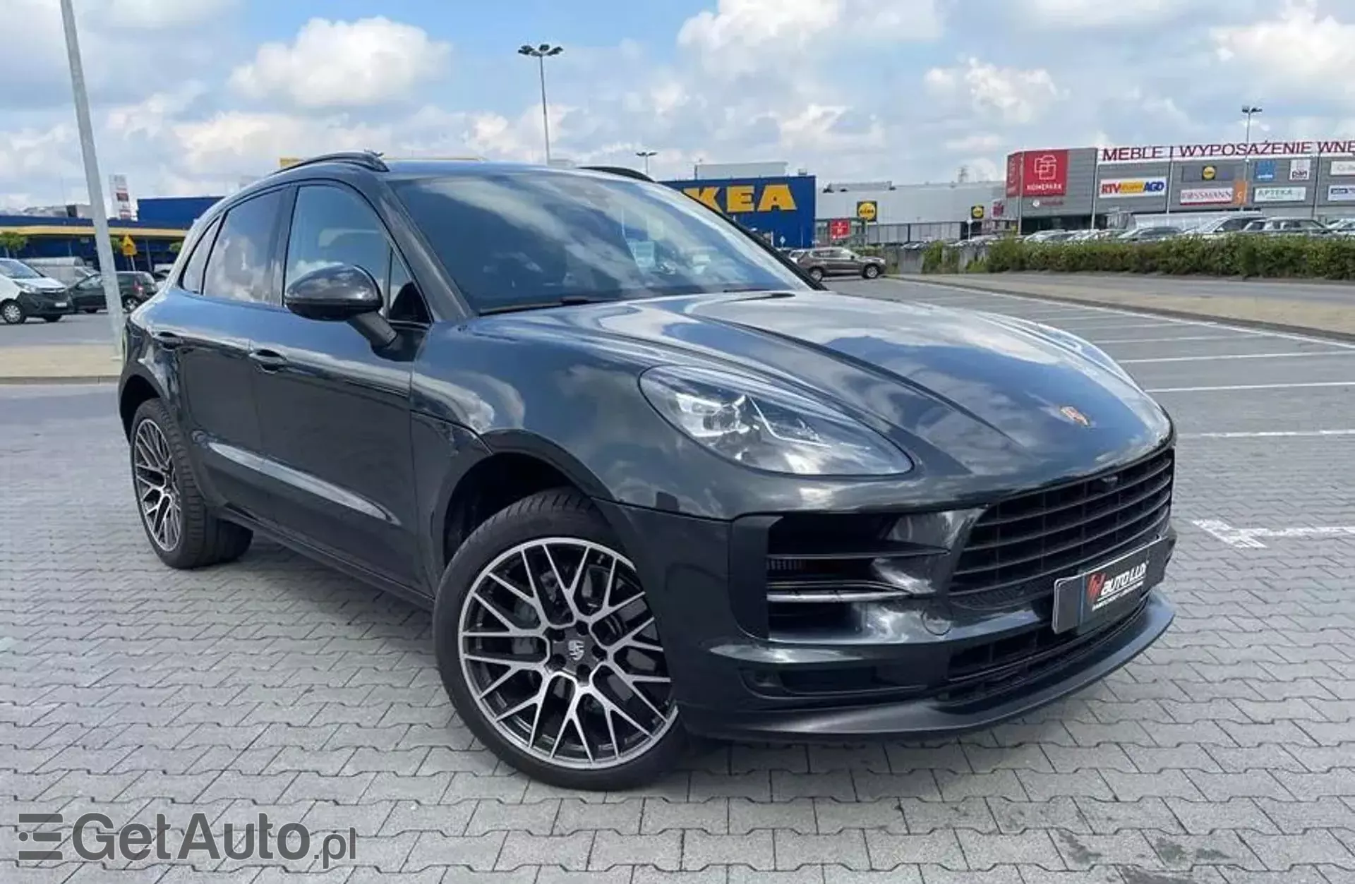 PORSCHE Macan 