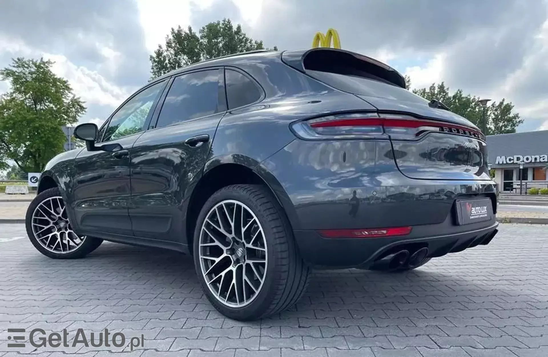 PORSCHE Macan 
