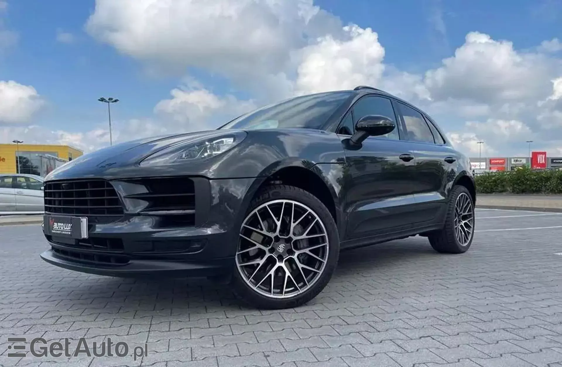 PORSCHE Macan 