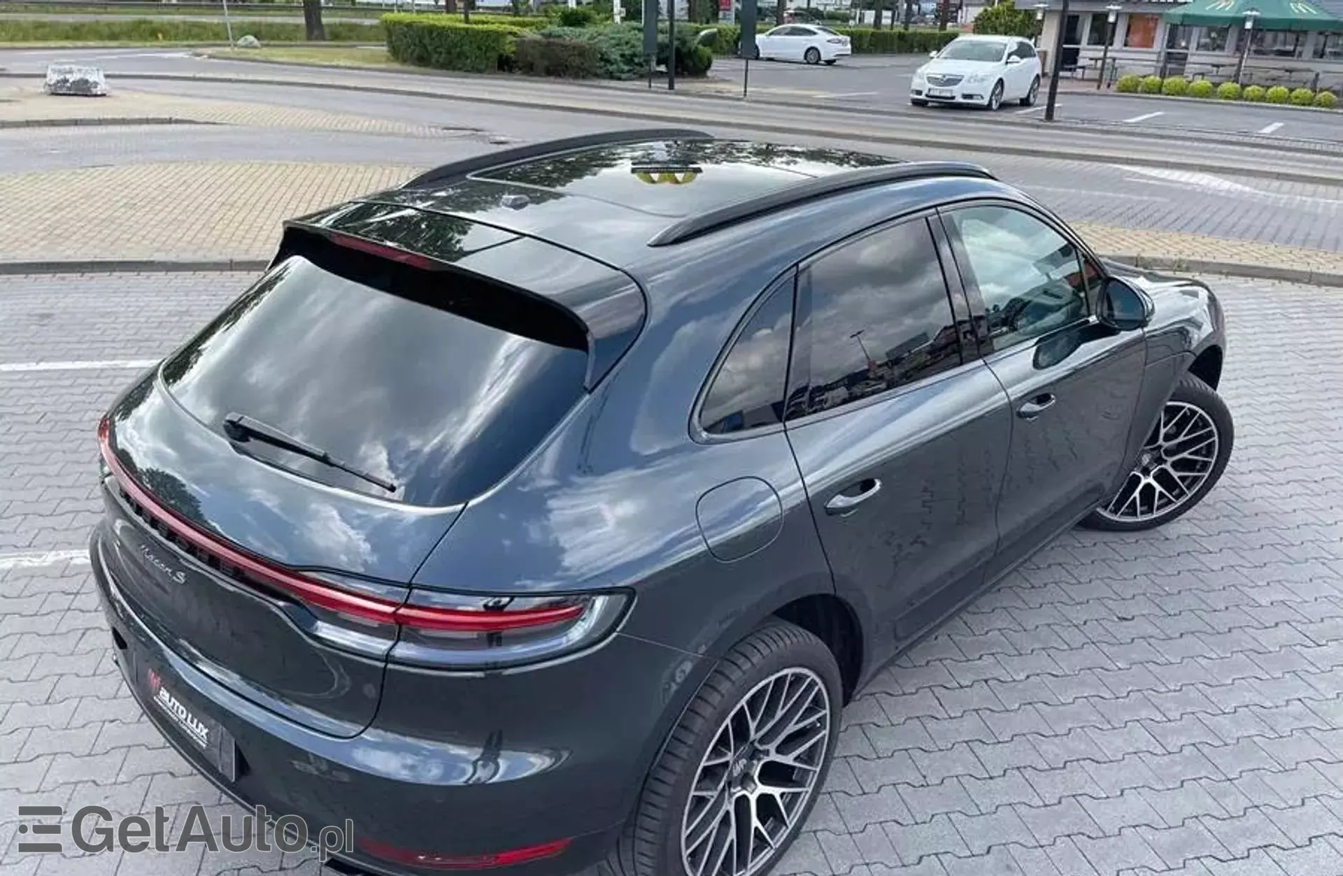 PORSCHE Macan 
