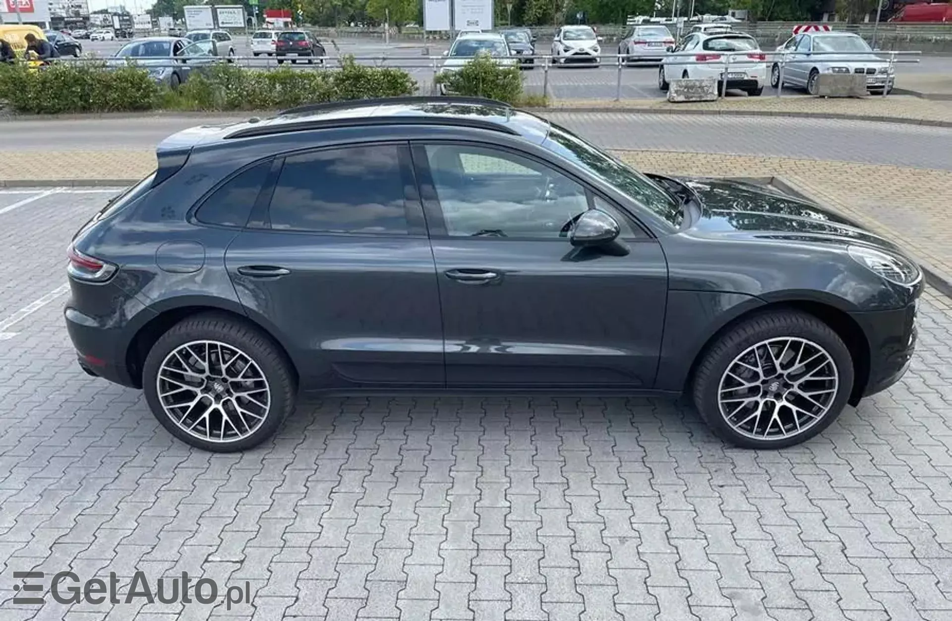 PORSCHE Macan 