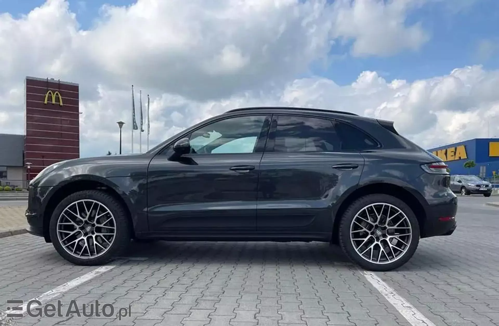 PORSCHE Macan 