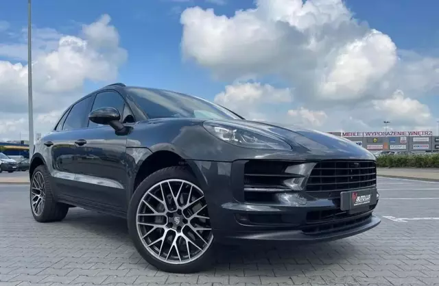 PORSCHE Macan 