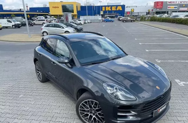 PORSCHE Macan 