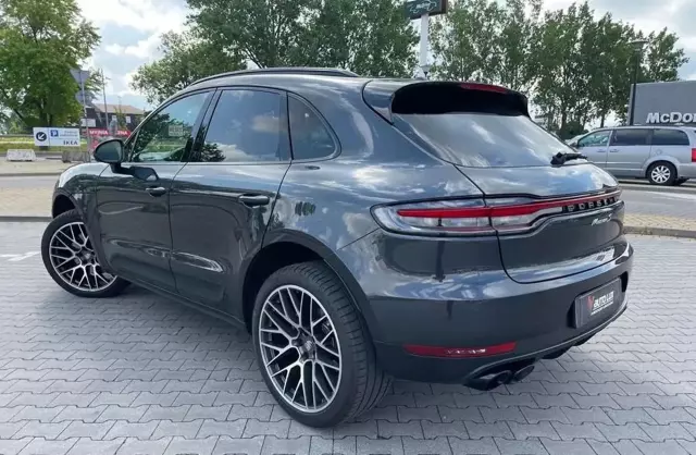 PORSCHE Macan 