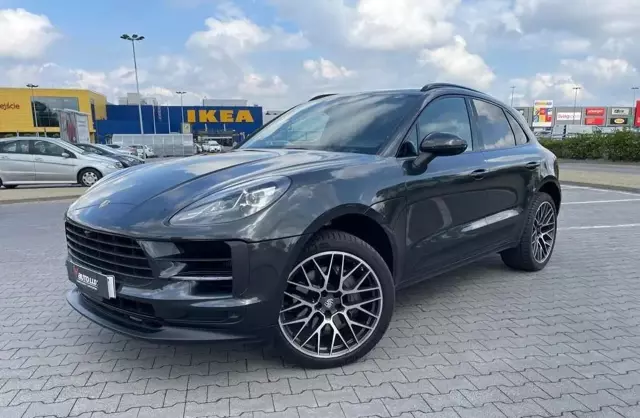 PORSCHE Macan 