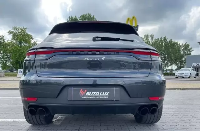 PORSCHE Macan 