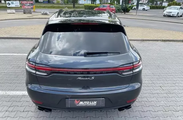PORSCHE Macan 