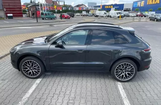 PORSCHE Macan 
