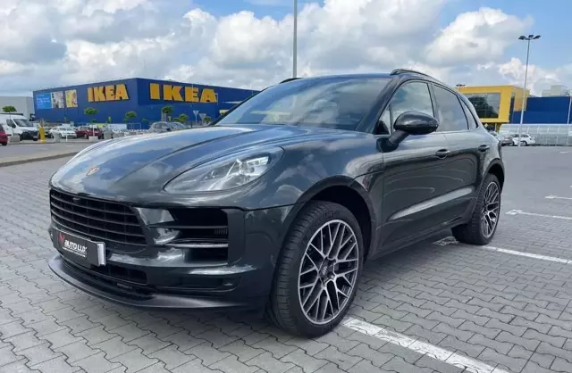 PORSCHE Macan 