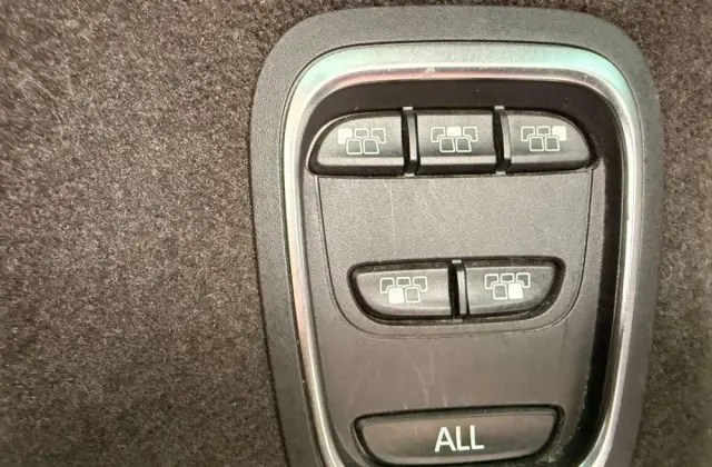 RENAULT Espace Energy dCi 160 EDC Initiale Paris