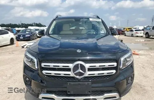 MERCEDES-BENZ GLB 