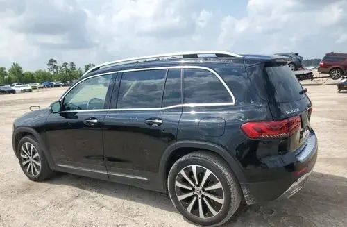 MERCEDES-BENZ GLB 