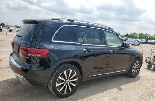 MERCEDES-BENZ GLB 
