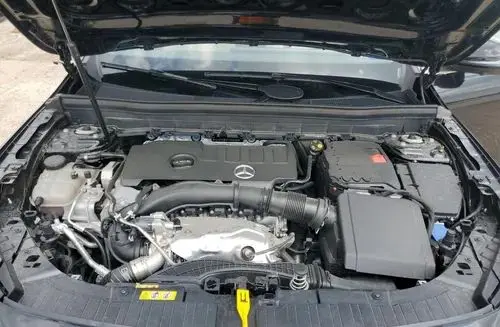 MERCEDES-BENZ GLB 