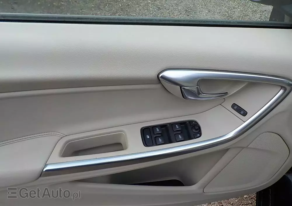 VOLVO S60 D3 Momentum